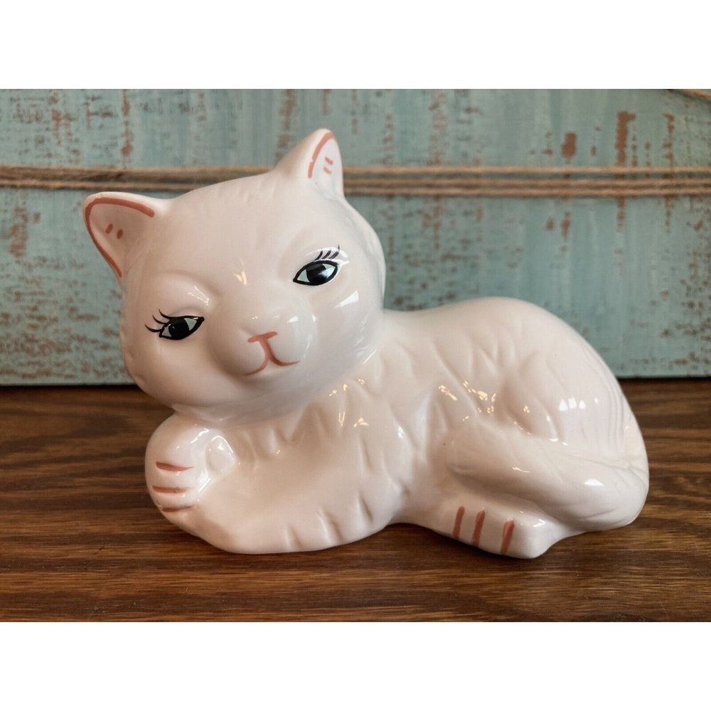 Cardia White Ceramic Lounging Cat Kitten Figurine - Picture 2 of 8
